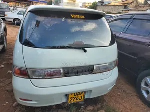 Toyota Gaia 2006 White