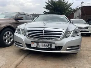 Mercedes-Benz E300 2011 Silver