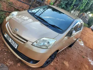 Toyota Passo Sette 2010 Gold