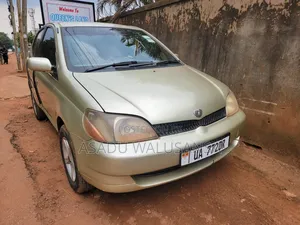 Toyota Platz 2001 Green