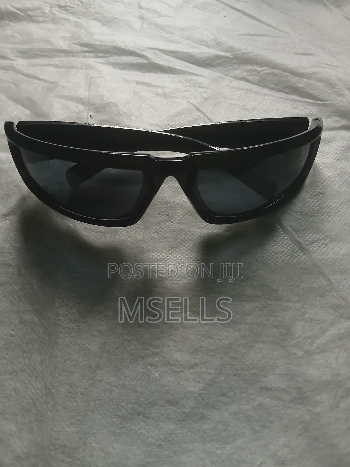 Wrap-around Sunglasses