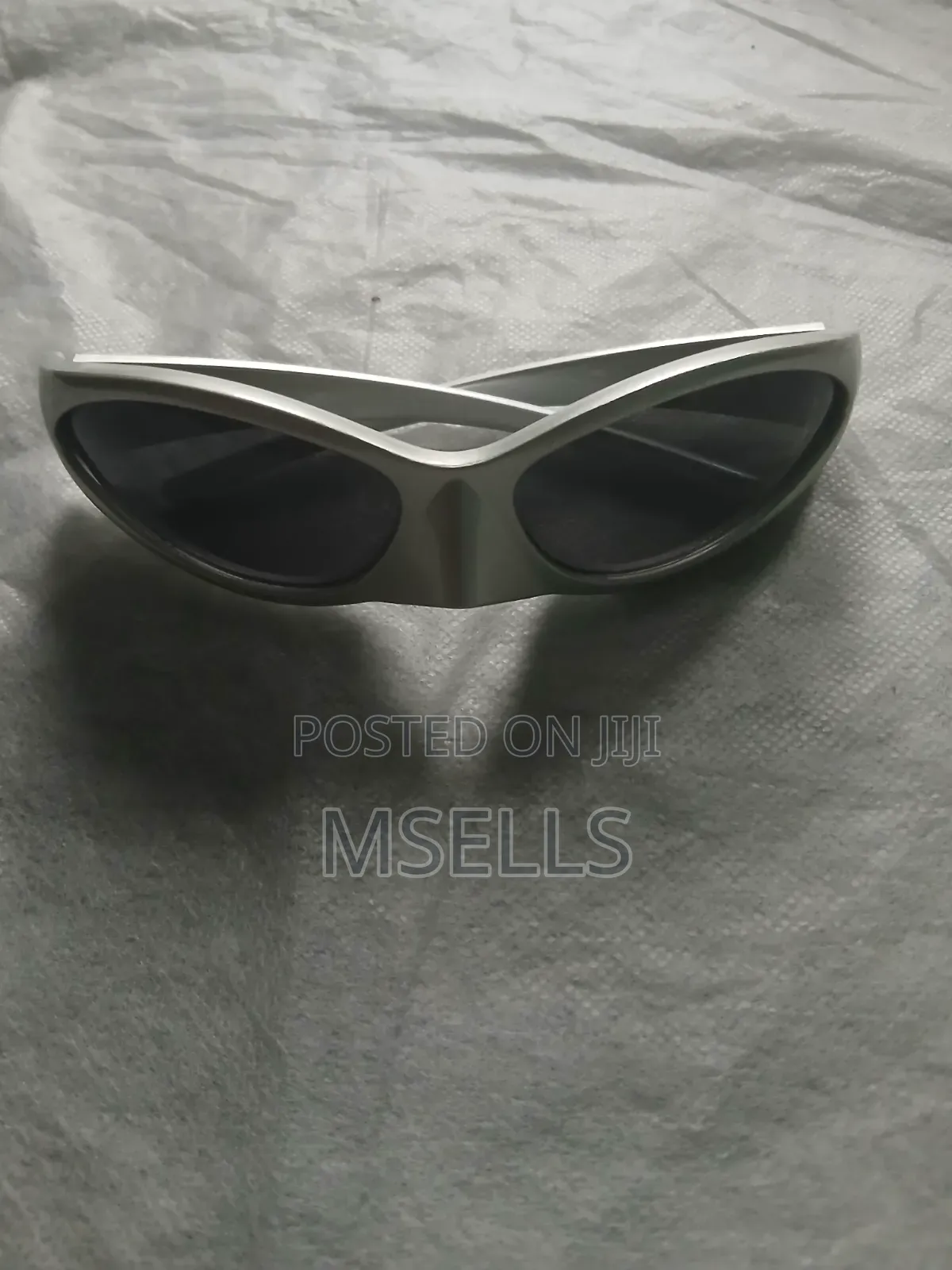 Wrap-around Sunglasses
