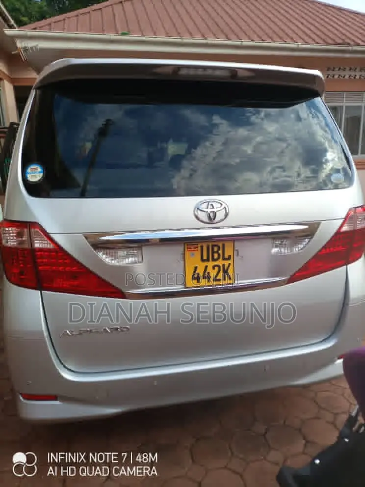 Toyota Alphard 2008 Silver