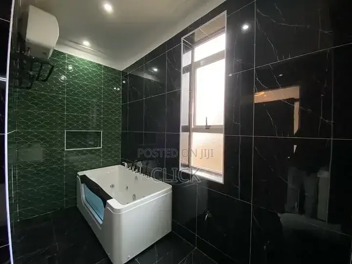 3bdrm Apartment in Muyenga, Makindye for rent