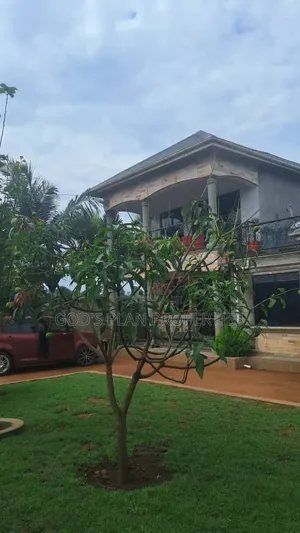 5bdrm Maisonette in Nakawuka Bulwanyi, Division A for sale