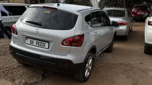 Nissan Dualis 2012 Silver