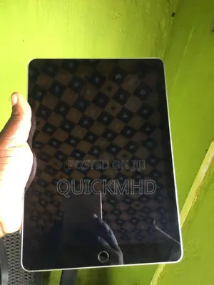 Apple iPad 5 (2022) 32 GB Silver