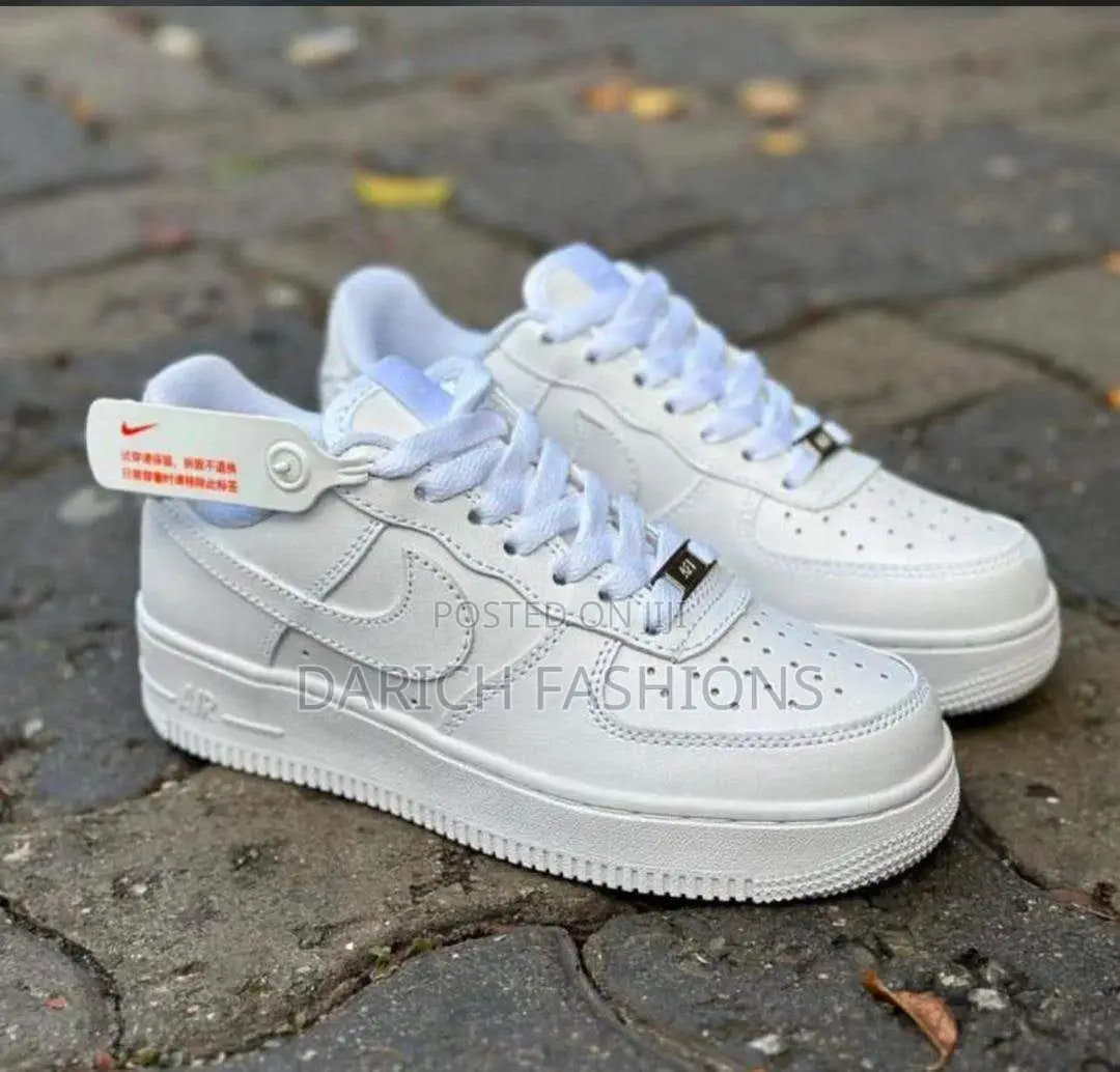Nike Air Force 1 in White
