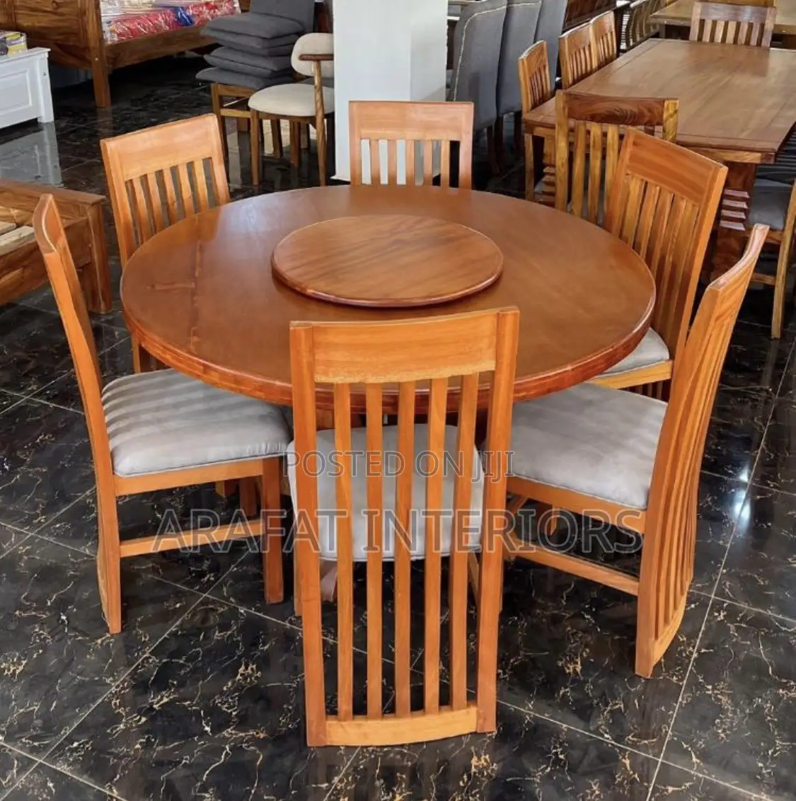 Elegant Round 6-Seater Dining Set With Lazy Susan 
