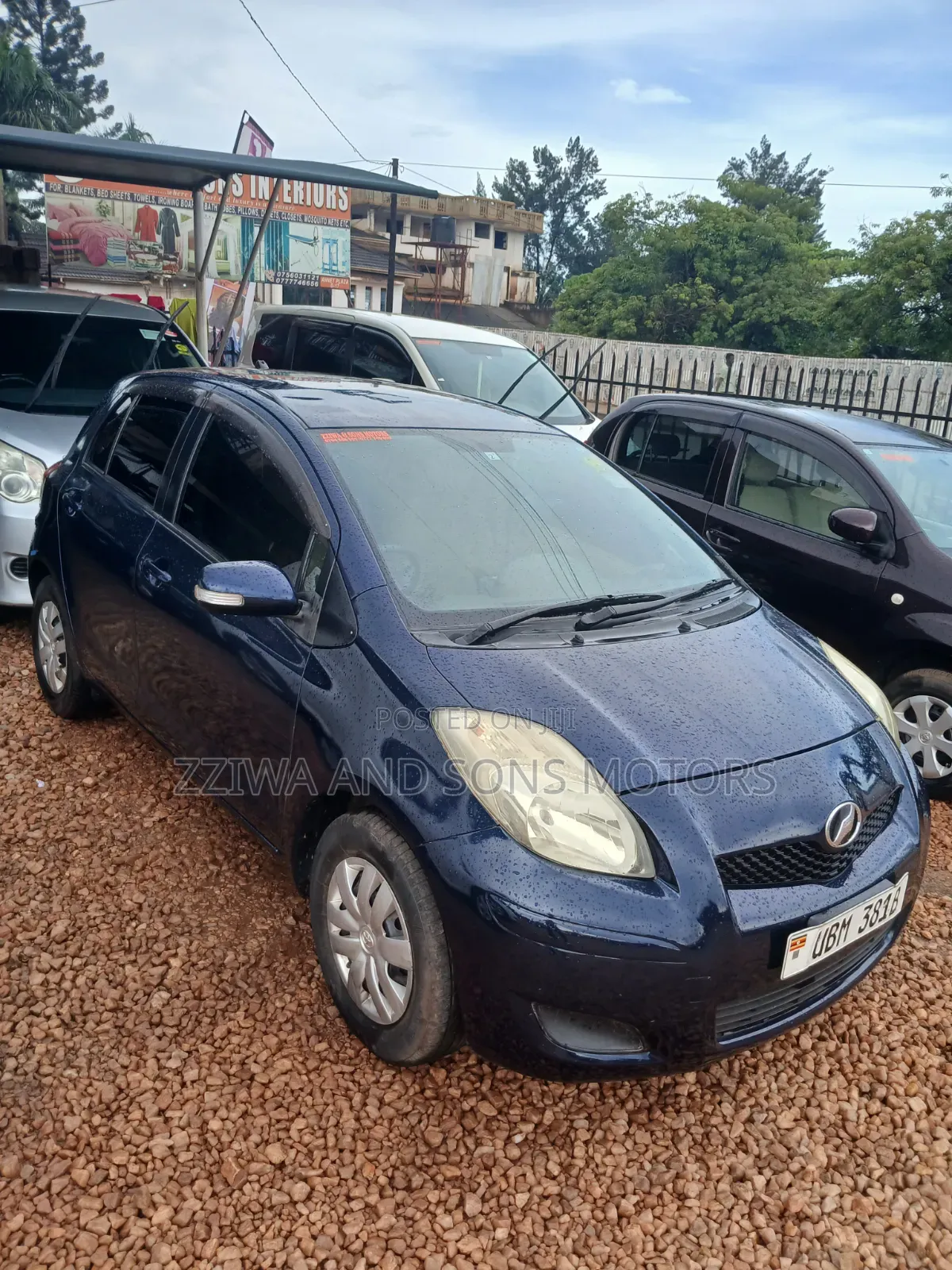 Toyota Vitz 1.5 FWD 5dr 2016 Blue