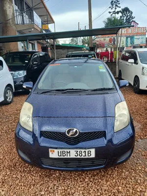 Toyota Vitz 1.5 FWD 5dr 2016 Blue