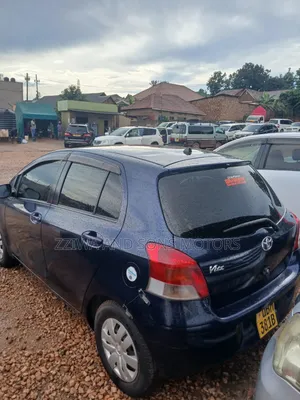 Toyota Vitz 1.5 FWD 5dr 2016 Blue