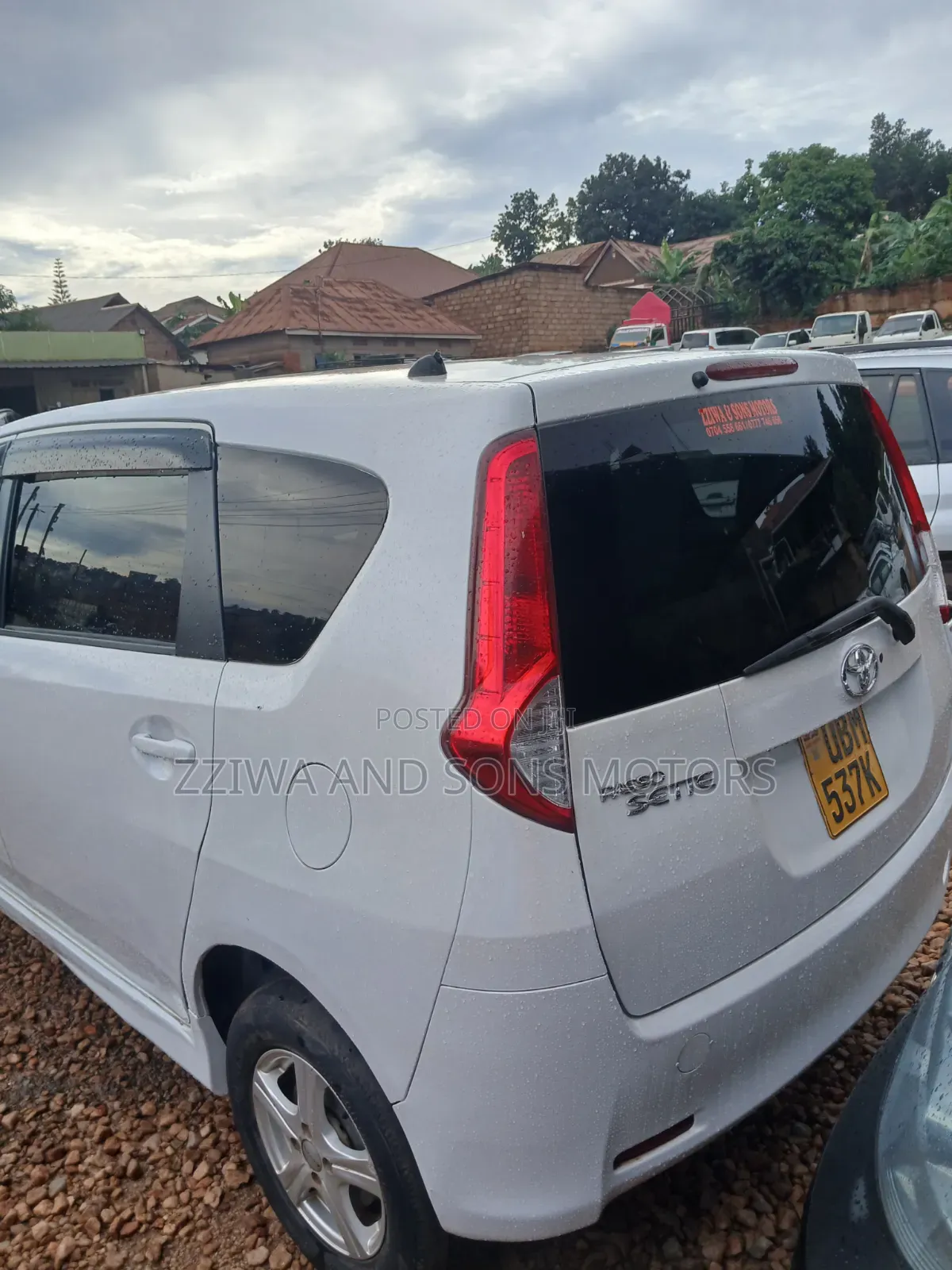 Toyota Passo Sette 1.5 FWD 2012 White