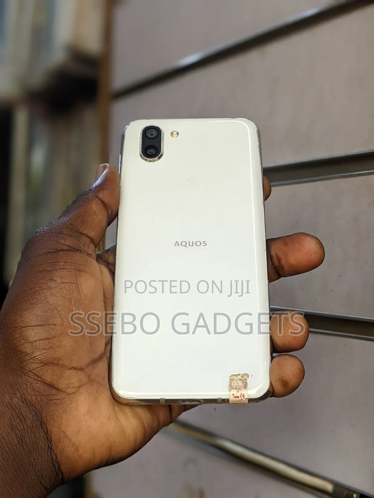Sharp Aquos R2 64 GB White
