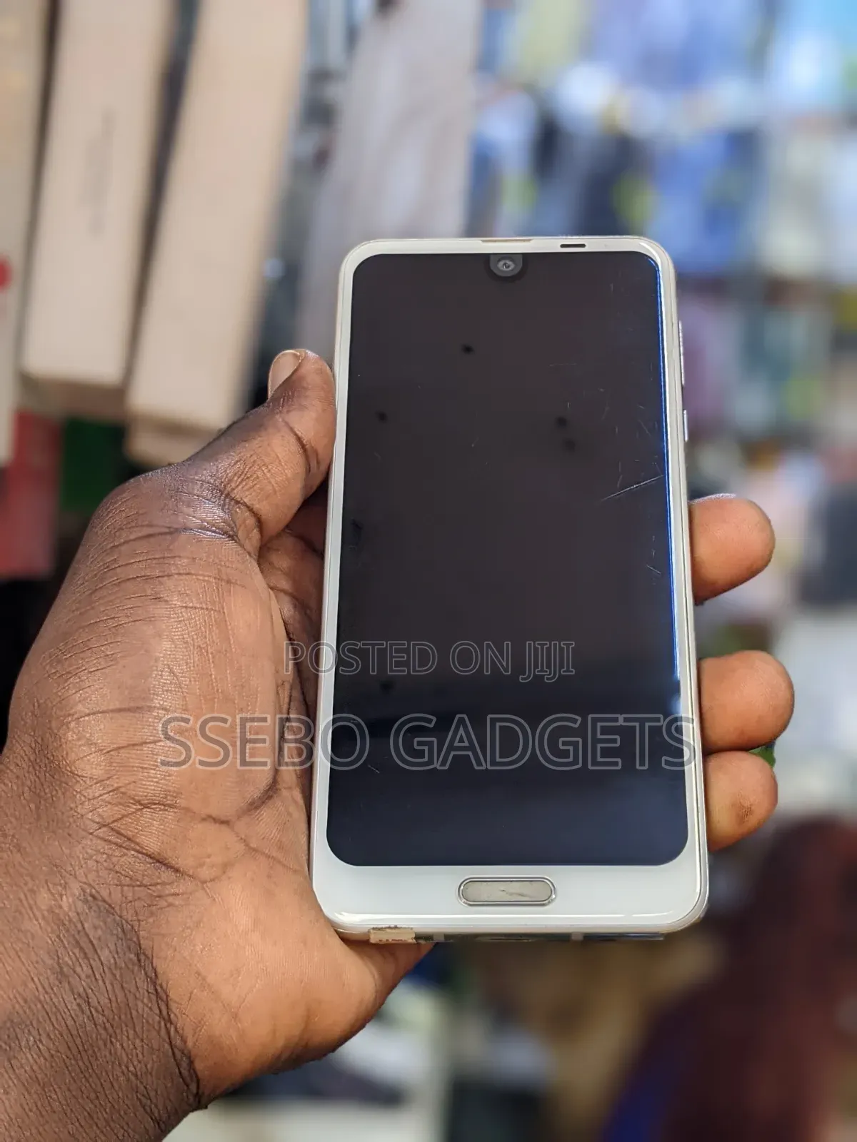 Sharp Aquos R2 64 GB White
