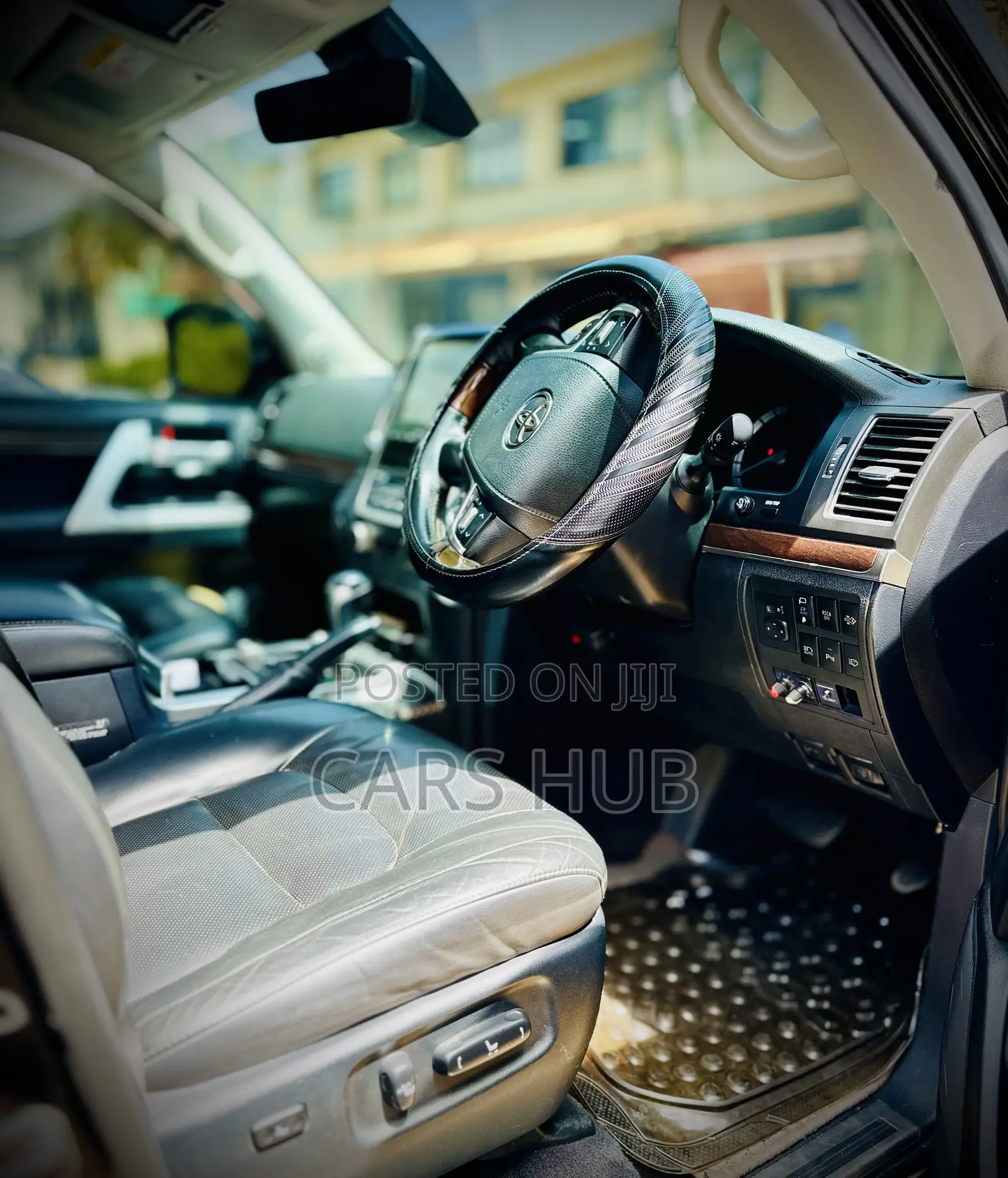 Toyota Land Cruiser 4.6 V8 GXR 2017 Black