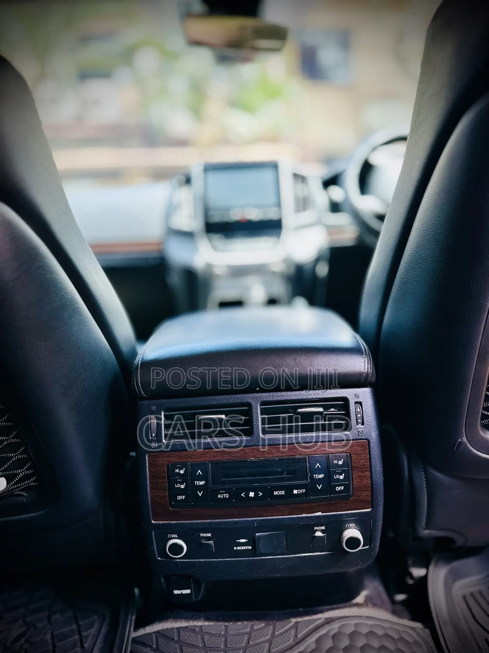 Toyota Land Cruiser 4.6 V8 GXR 2017 Black