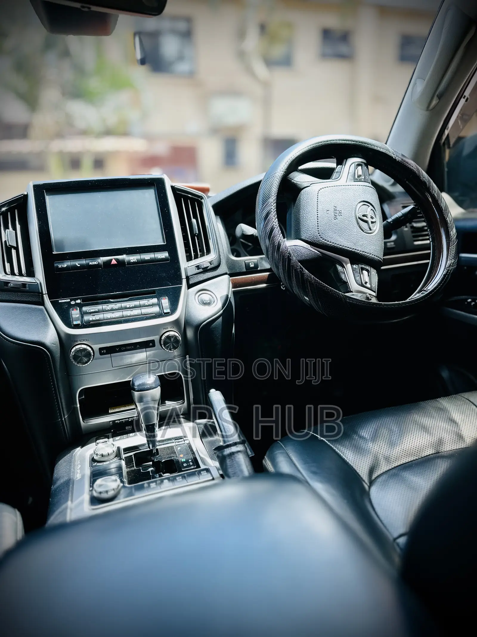 Toyota Land Cruiser 4.6 V8 GXR 2017 Black