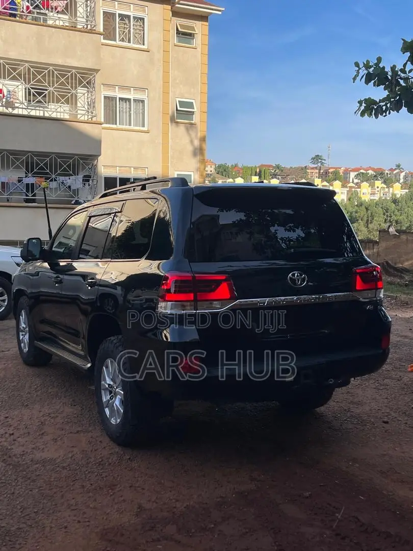 Toyota Land Cruiser 4.6 V8 GX 2020 Black