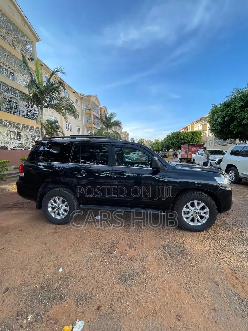 Toyota Land Cruiser 4.6 V8 GX 2020 Black