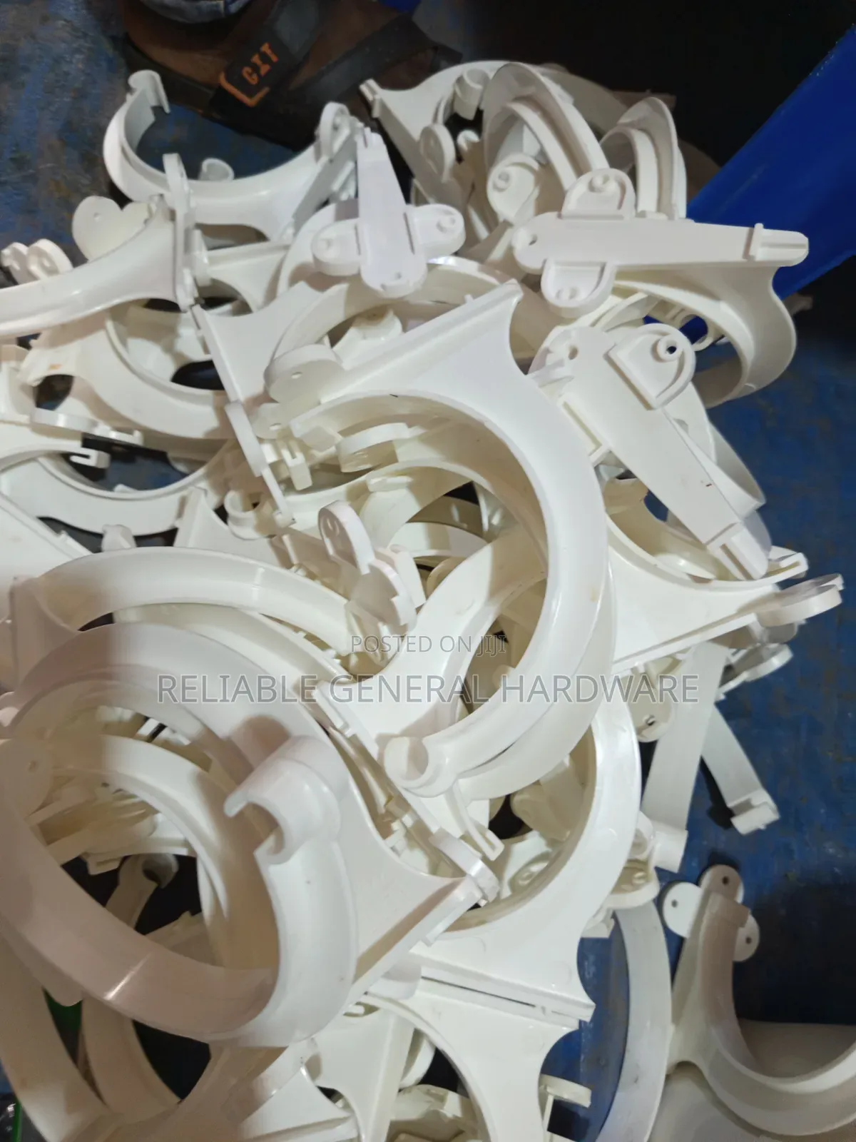 Gutter Clips, Brackets, Cramps, Holders 140mm Gentex