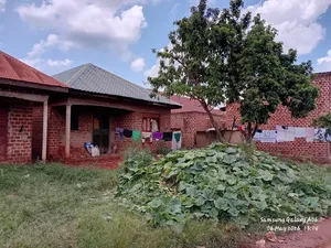 2bdrm House in Lusenke Estate, Wobulenzi TC for sale