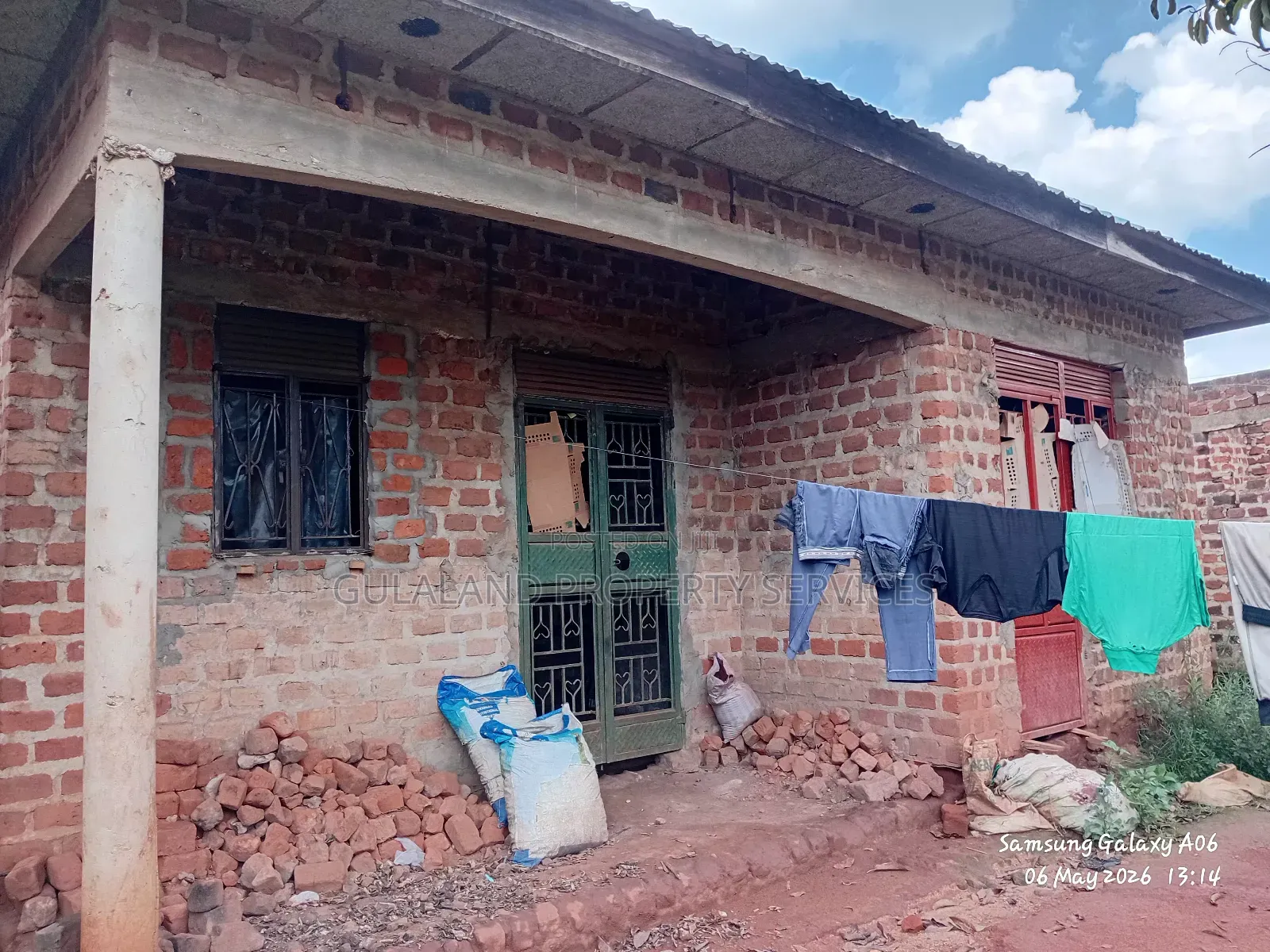 2bdrm House in Lusenke Estate, Wobulenzi TC for sale