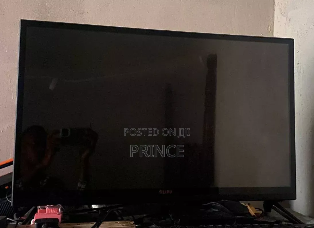 32 Inches Ailipu Flat Tv for Sale Costs 290000 Ug SHS Free to Air