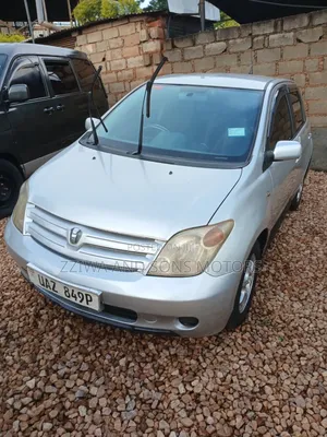 Toyota IST 2006 Silver