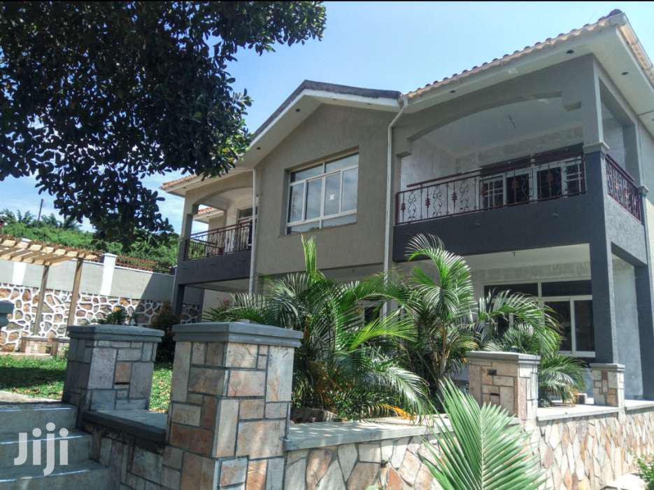 Stunning Muyenga Palatial House For Sell