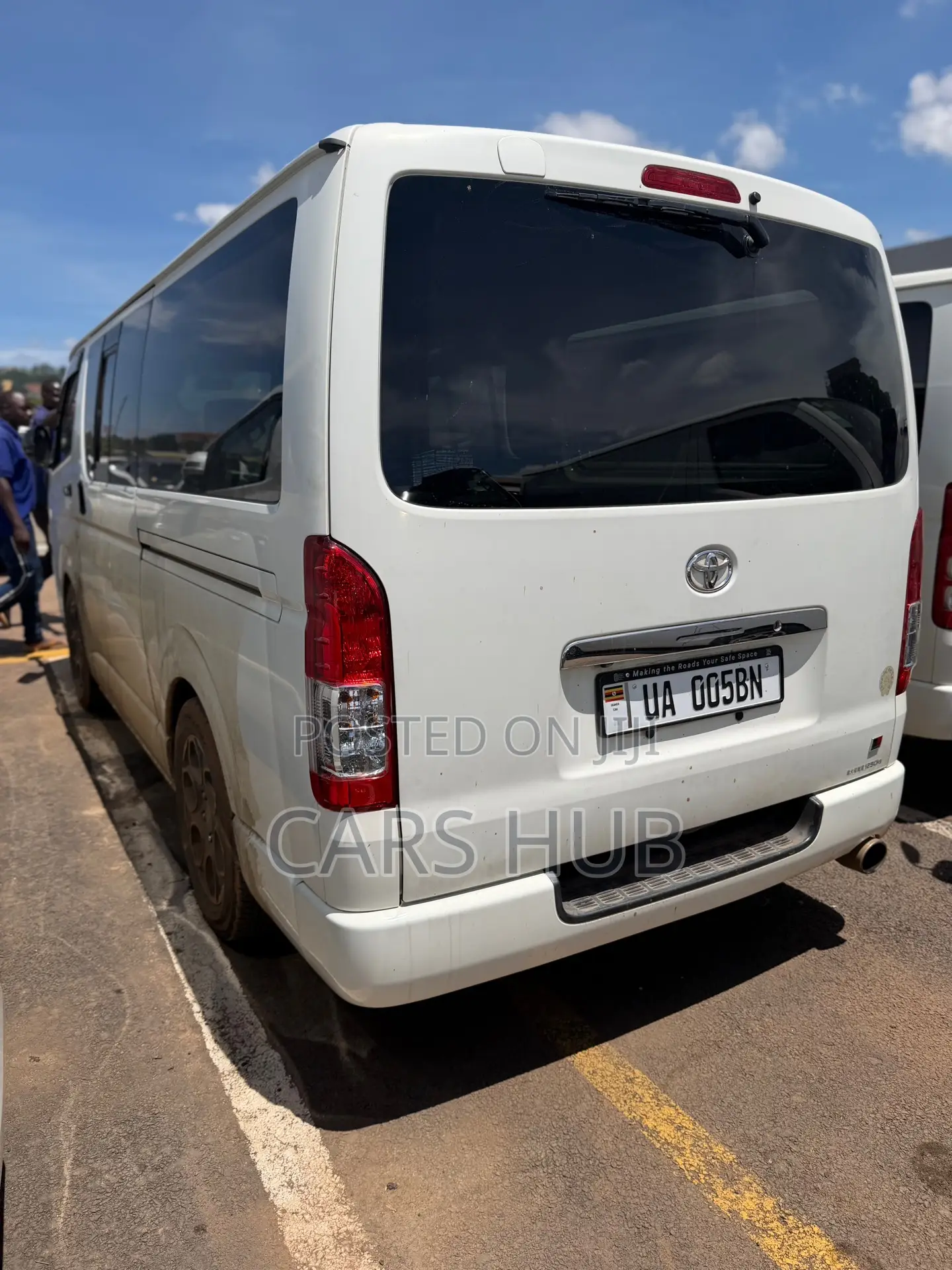 Toyota HiAce 2012 White
