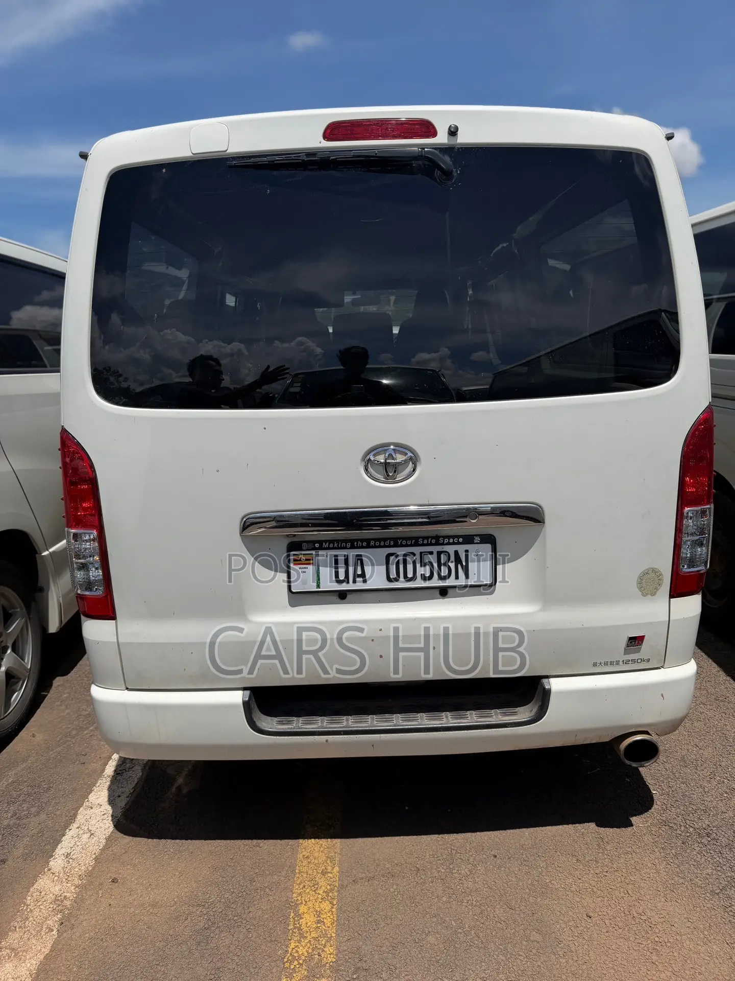 Toyota HiAce 2012 White