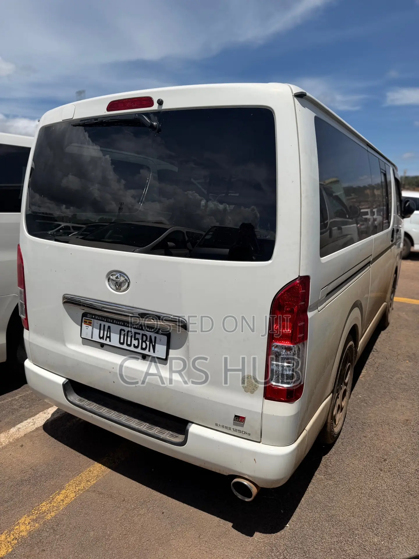 Toyota HiAce 2012 White