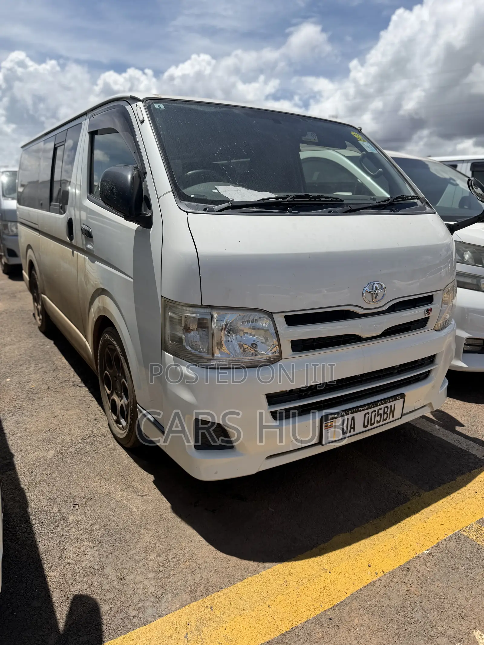 Toyota HiAce 2012 White