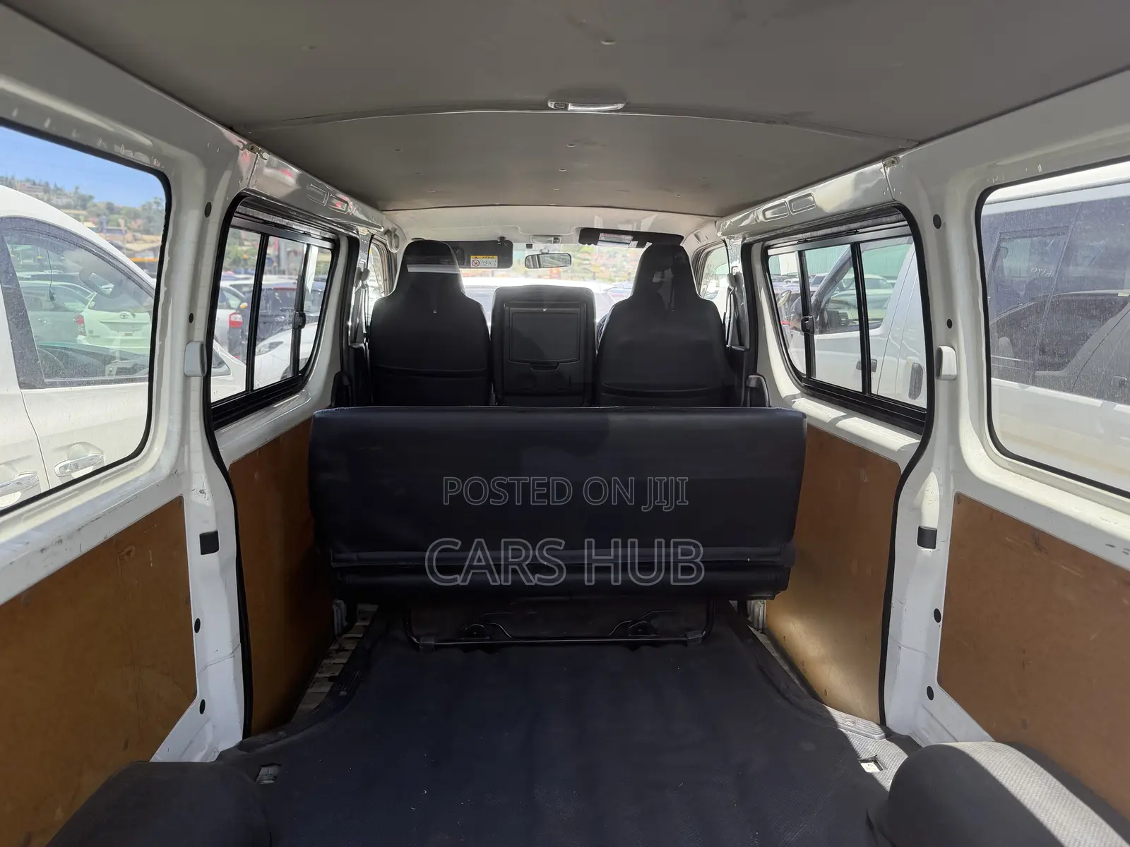 Toyota HiAce 2012 White