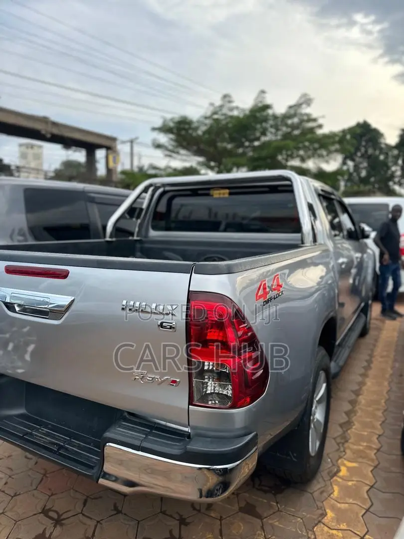 Toyota Hilux Revo Double Cab Deisel 2.8 AWD 2018 Gray