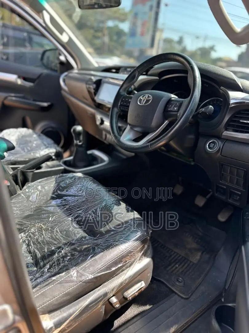 Toyota Hilux Revo Double Cab Deisel 2.8 AWD 2018 Gray