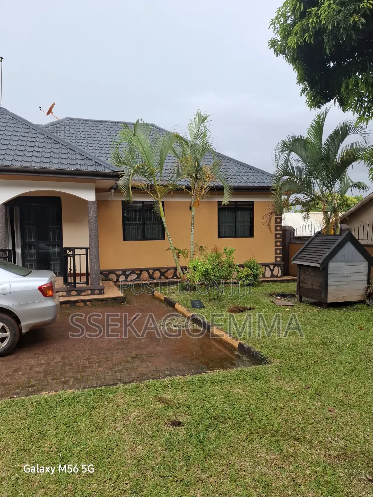4bdrm Bungalow in Ssabagabo-Makindye for sale
