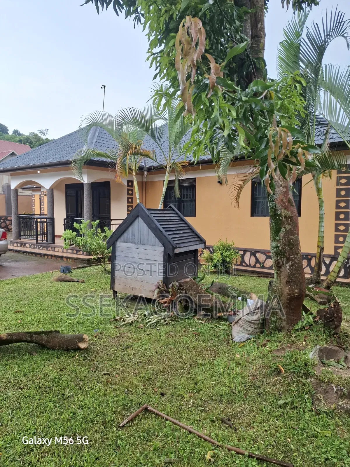 4bdrm Bungalow in Ssabagabo-Makindye for sale