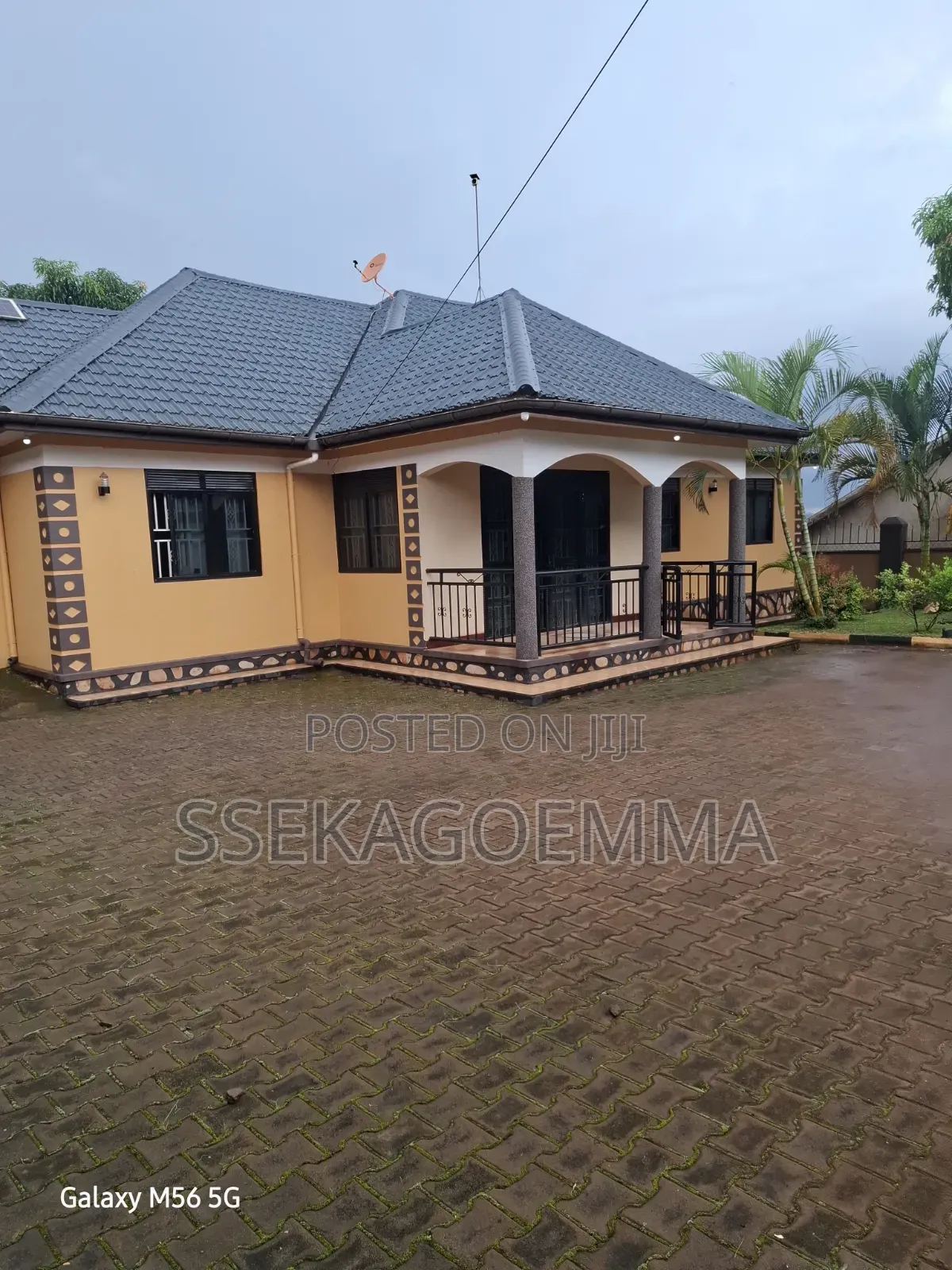 4bdrm Bungalow in Ssabagabo-Makindye for sale