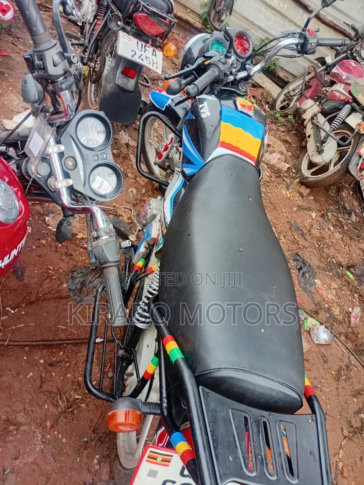 TVS HLX 125 2025 Black