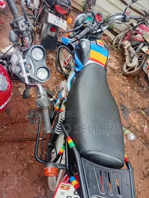 TVS HLX 125 2025 Black
