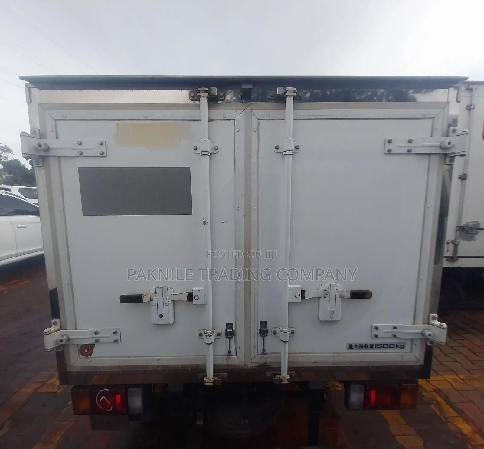 Isuzu Fridge 2010 White