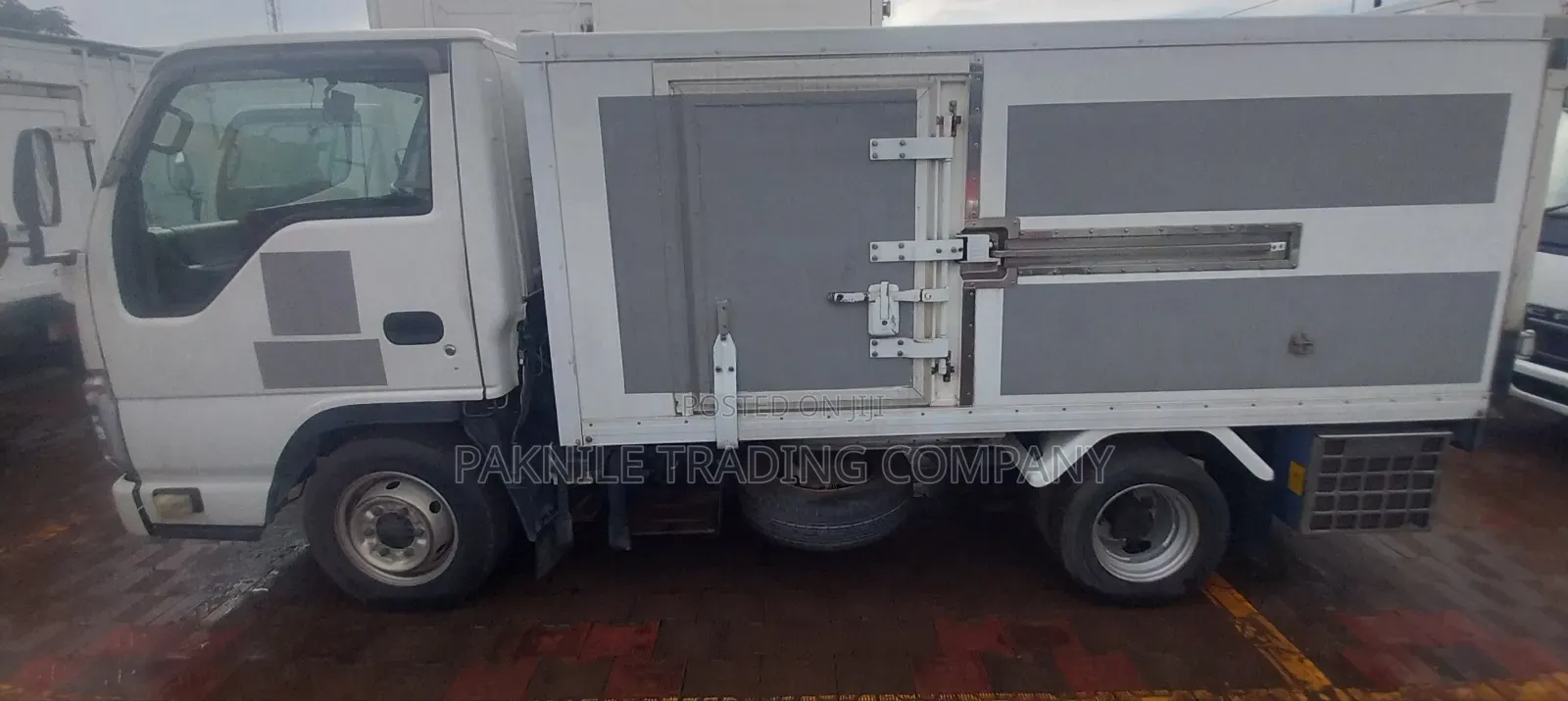 Isuzu Fridge 2010 White