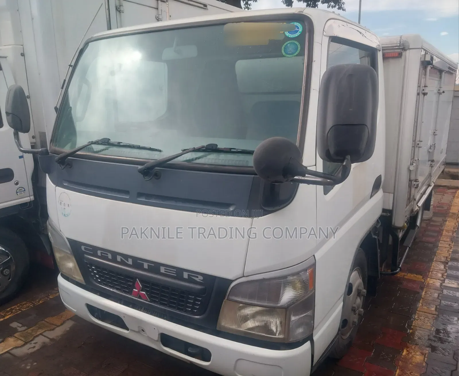 Mitsubishi Canter Fridge 2012