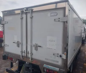 Mitsubishi Canter Fridge 2012