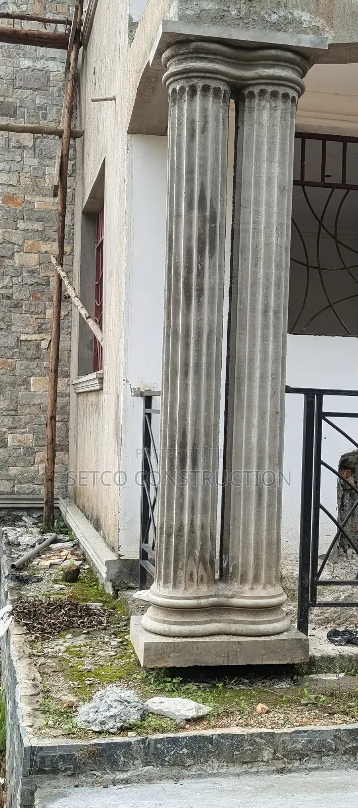 Column Grooves