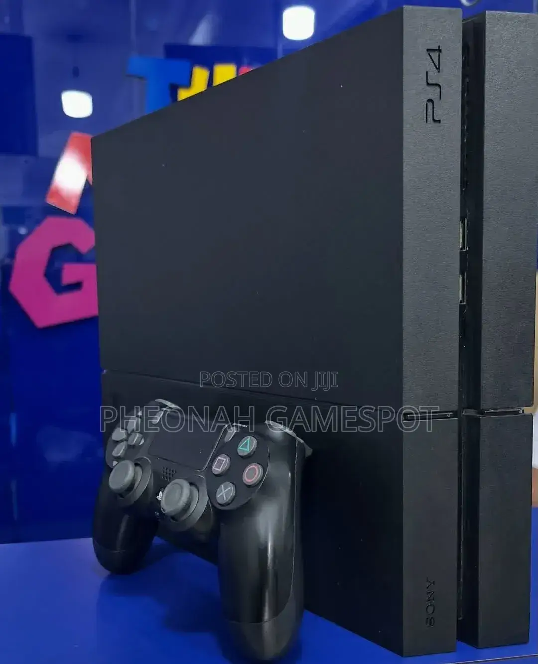 Ps4 Standard With 13 Games And 2 Controllers. Eli Gumitte Oba Umitte