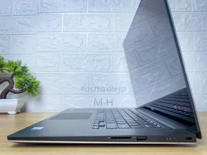 Laptop Dell Precision 5520 16GB Intel Core i7 SSD 512GB