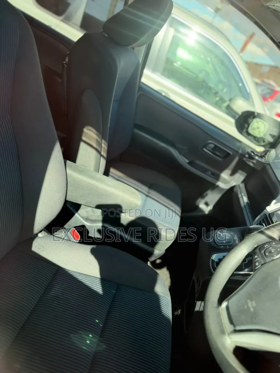 Toyota Noah 2.0 AWD (8 Seater) 2018 Gray